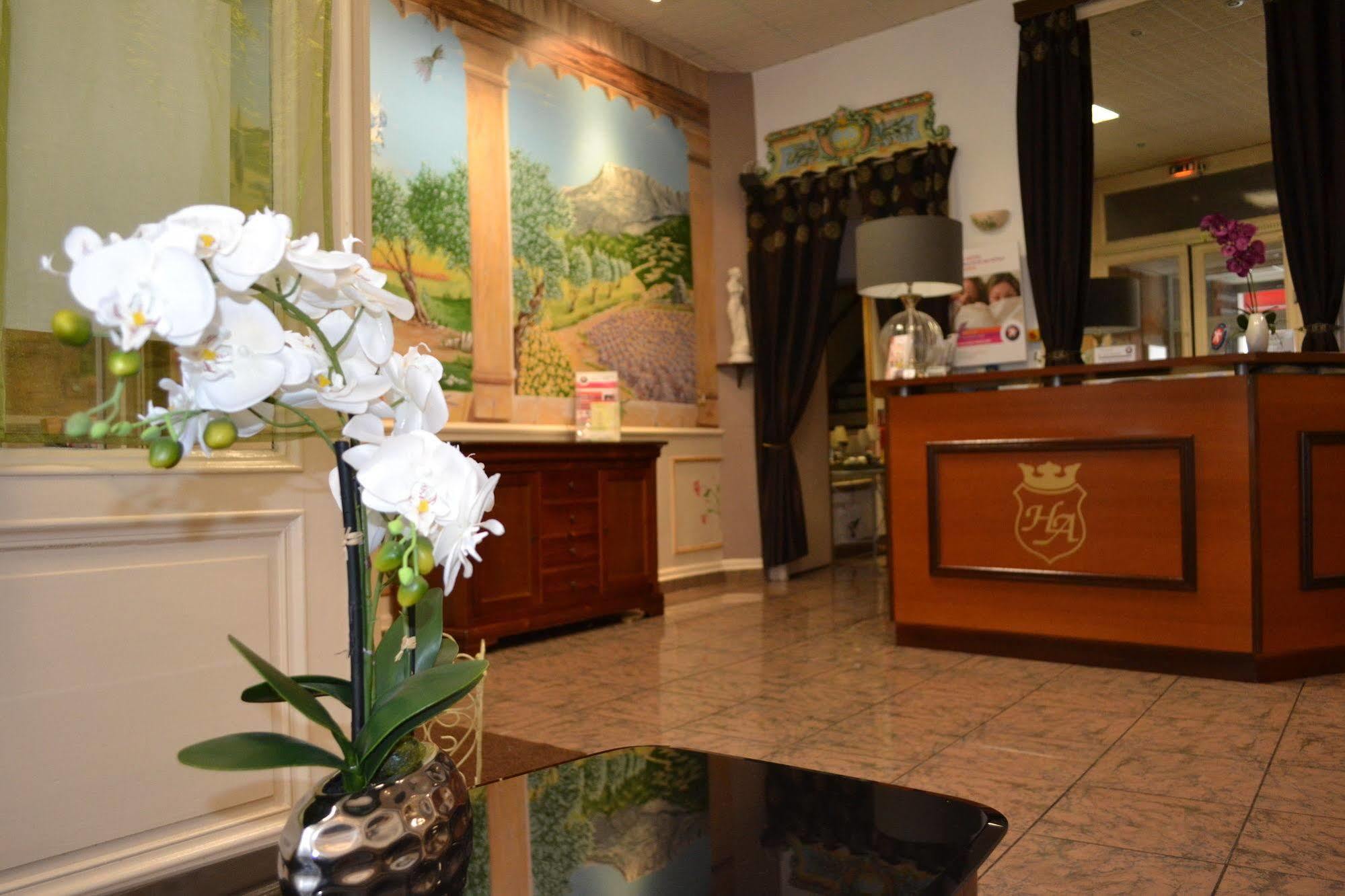 D'angleterre, 3* Salon-de-Provence